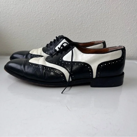 Stacy Adams Black and White Oxfords - Picture 2 of 6